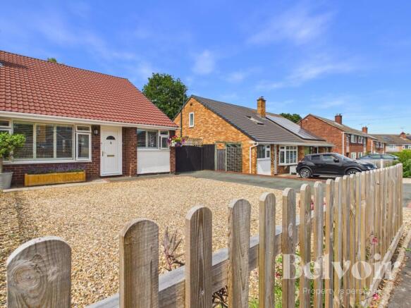 2 bed property, in Highfields, £320,000