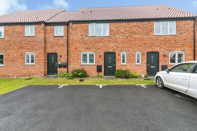 2 bed property, in Gowen Green, £240,000