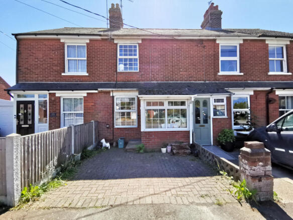 2 bed property, in Firs Road West Mersea, £285,000