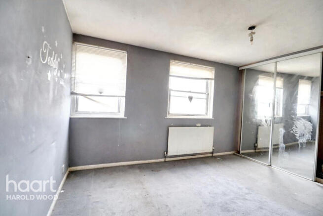 3 bed property, in Harebell Way, £300,000