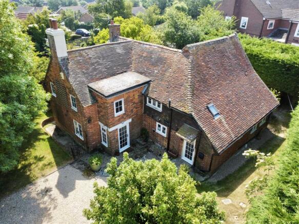 3 bed property, in Parsonage Lane, £650,000