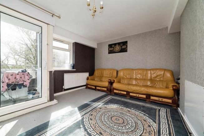 3 bed property, in Porter Street, £80,000