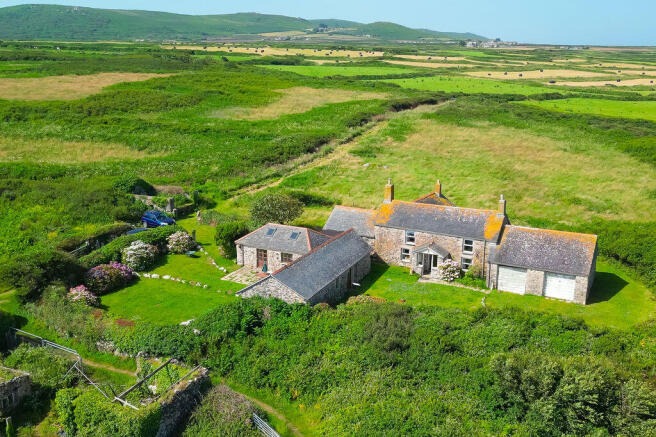 4 bed property, in Burthallan Lane, £1,200,000