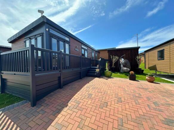 2 bed property, in Ilfracombe EX34, £54,995