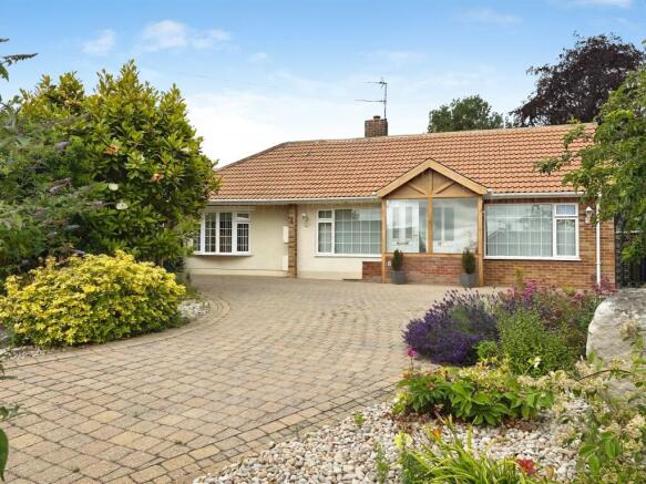 3 bed property, in Tunkers Lane, £475,000