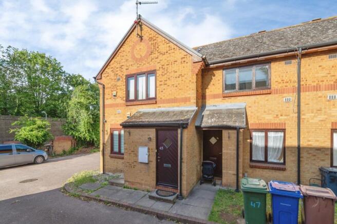 1 bed property, in Wharf Road, £210,000