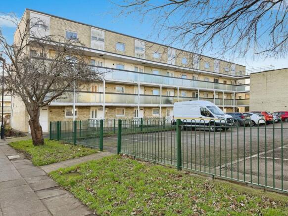 1 bed property, in Golden Grove, £90,000