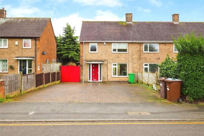 3 bed property, in Grasby Walk, £190,000