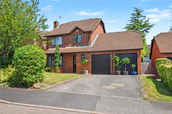 4 bed property, in Glasses Mead, £425,000