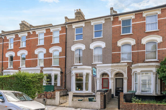 1 bed property, in Cornwall Road, £500,000
