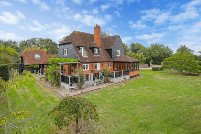 6 bed property, in Hay Lane, £1,300,000