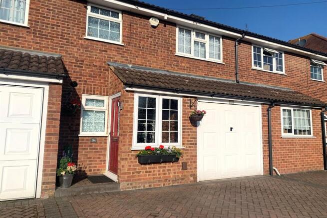3 bed property, in Berwick Road, £625,000