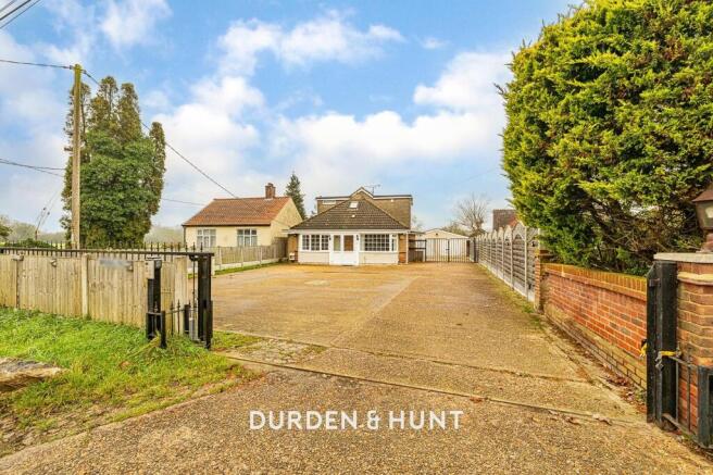 5 bed property, in Bournebridge Lane, £1,000,000