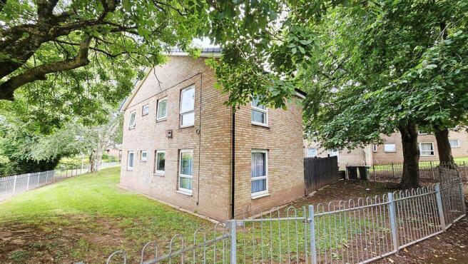 2 bed property, in Sherborne Close, £125,000