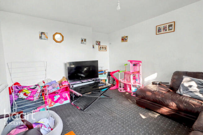 3 bed property, in Netherhall Road, £260,000