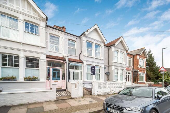 4 bed property, in Pretoria Road, £950,000