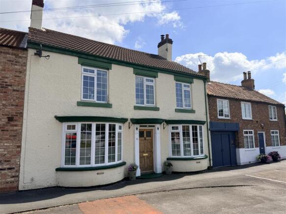 4 bed property, in Long Street, £379,950