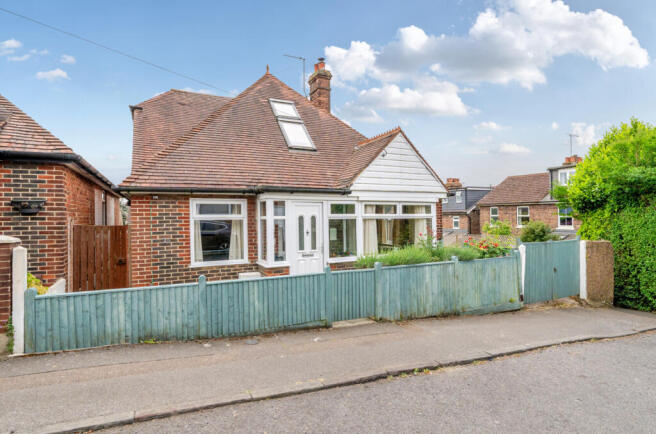 4 bed property, in Gordon Road, £585,000