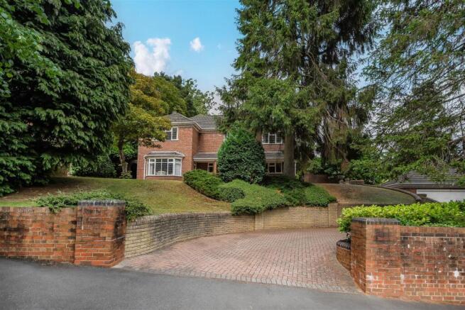 4 bed property, in Oldnall Road, £650,000