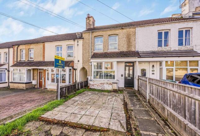 4 bed property, in Broadlands Road, £300,000
