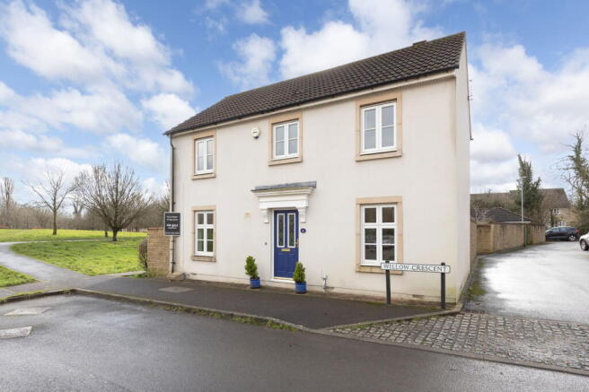 3 bed property, in Willow Crescent, £400,000