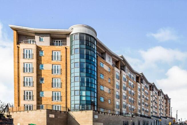 1 bed property, in Middlewood Street, £75,000