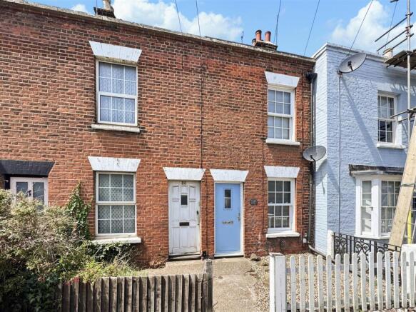 2 bed property, in Borstal Hill, £299,950