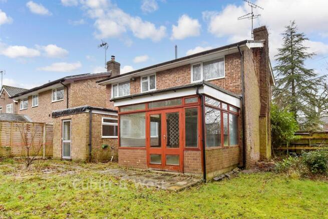 4 bed property, in Beechwood, £520,000