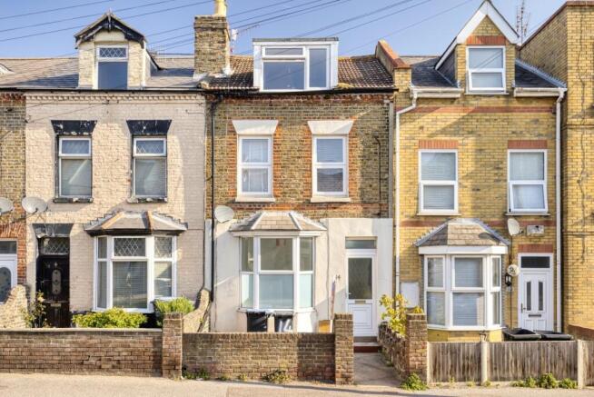 3 bed property, in Boundary Road, £220,000