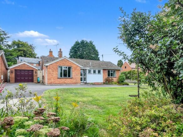 3 bed property, in Faringdon Road, £500,000