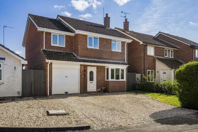 4 bed property, in Campion Gate, £425,000