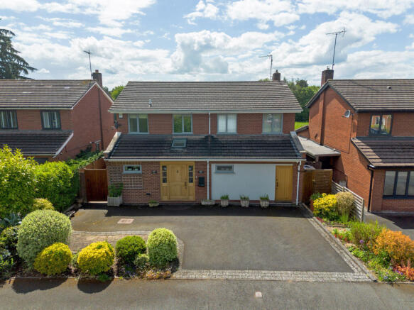 4 bed property, in The Lea, £570,000