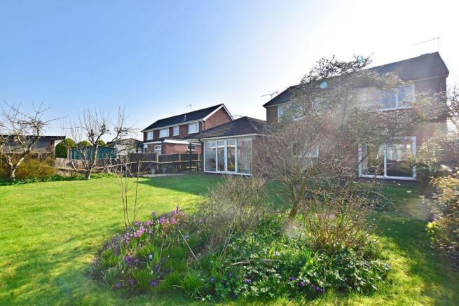 4 bed property, in Rudgard Avenue, £380,000