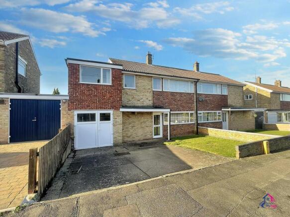 5 bed property, in Lime Grove, £230,000