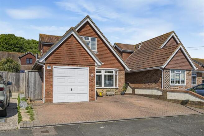 3 bed property, in Glynn Road West, £475,000