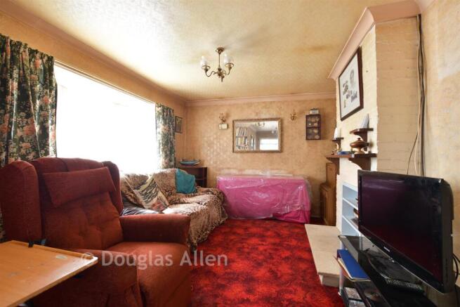 2 bed property, in Railway Approach, £425,000