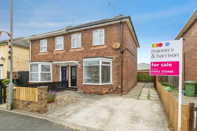 3 bed property, in Dorset Crescent, £110,000