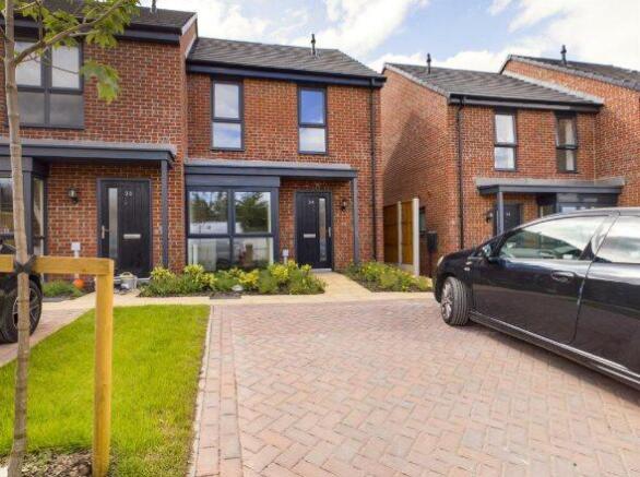 2 bed property, in Robertson Drive, £195,000