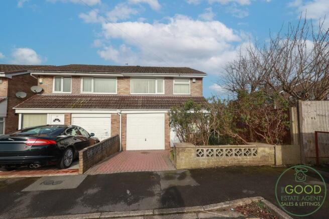 3 bed property, in Mickleden Avenue, £200,000