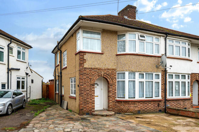 3 bed property, in Bellamy Drive, £525,000