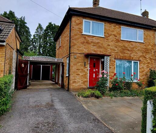 3 bed property, in Leywood Close, £725,000