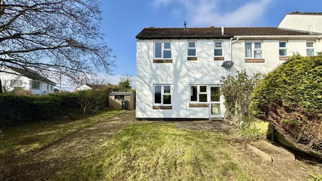 2 bed property, in Rectory Close, £279,950