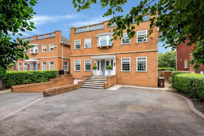 4 bed property, in Granville Road, £1,250,000
