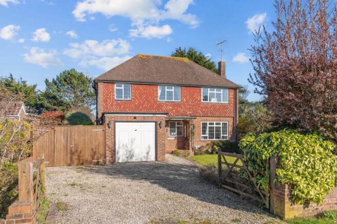 3 bed property, in Golden Avenue, £850,000