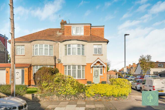 5 bed property, in Bury Street West, £750,000