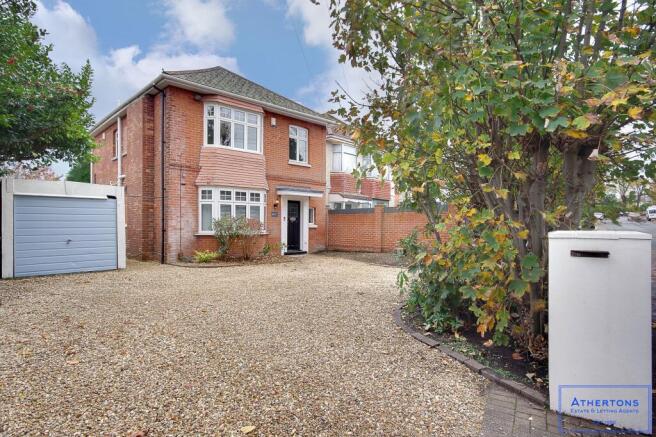 2 bed property, in Charminster Avenue, £300,000