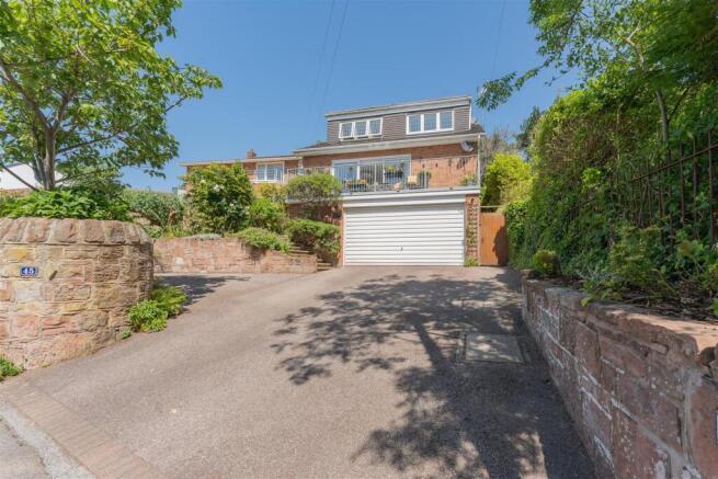 4 bed property, in Dawstone Road, £700,000
