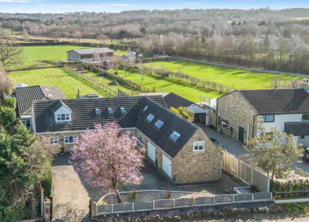 5 bed property, in Bardsey, £1,298,500