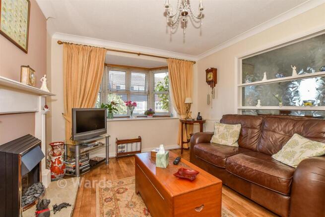 3 bed property, in Yeoman Gardens, £435,000
