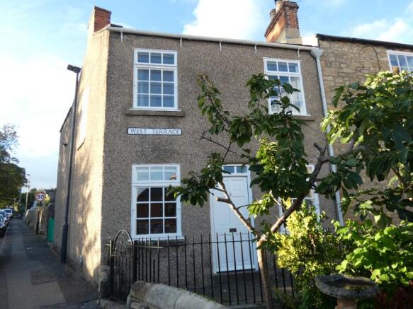 3 bed property, in West Terrace, £200,000